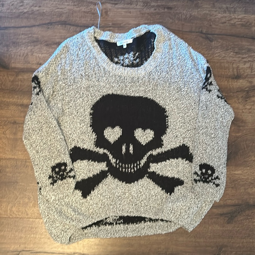 Skull sweater